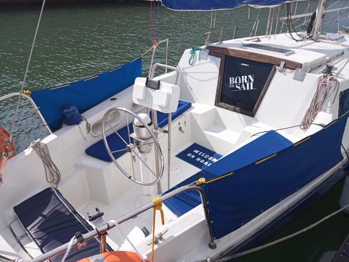 Lisbon Cosy Boat Otel Dış mekan fotoğraf