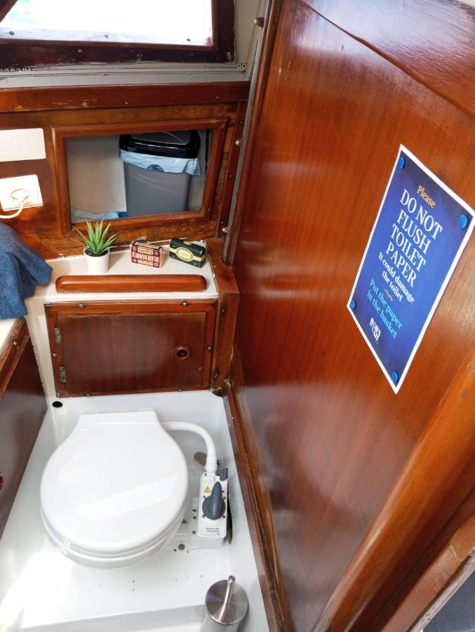 Lisbon Cosy Boat Otel Dış mekan fotoğraf